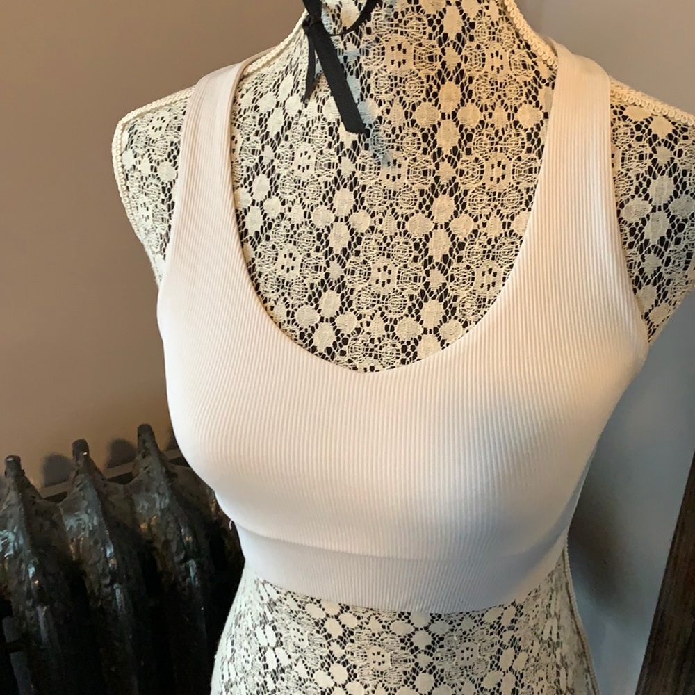Women’s White Ribbed Sports Bra